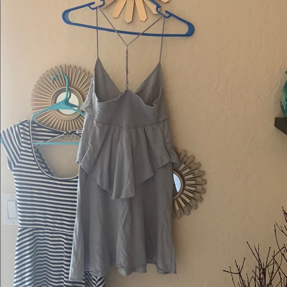 Dresses - Picture 4 of 5